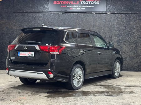 2019 Mitsubishi Outlander Petrol Hybrid €21,999 thumbnail