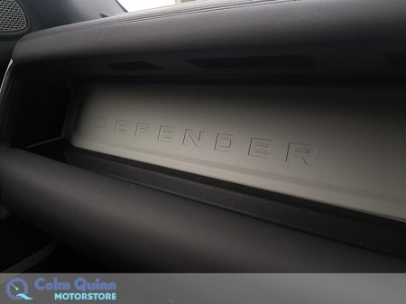 2024 Land Rover Defender - thumbnail 13