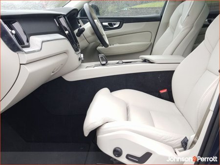 2022 Volvo XC60 T6 350hp AWD PHEV Plus Dark (Two Year Volvo Warranty + Two Year Volvo Service Plan) €46,900 thumbnail