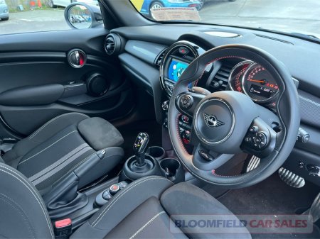 2021 MINI Cooper HIGH SPEC , AUTO // LOW MILEAGE €25,950 thumbnail