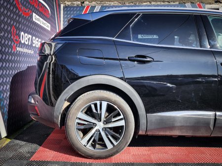 2023 Peugeot 3008 - thumbnail 10