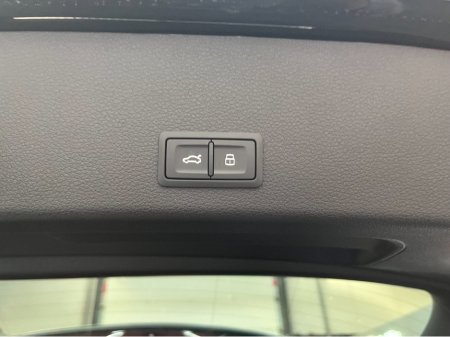 2024 Audi Q8 e-tron €64950 2024 AUDI Q8 E-TRON 55 QUATTRO S-LINE AUTOMATIC / CRUISE CONTROL / 360° CAMERA / ELECTRIC MEMORY & HEATED SEATS / PADDLE SHIFTERS / AMBIENT LIGHTS / APPLE CARPLAY / HEATED REAR SEATS €64,950 thumbnail