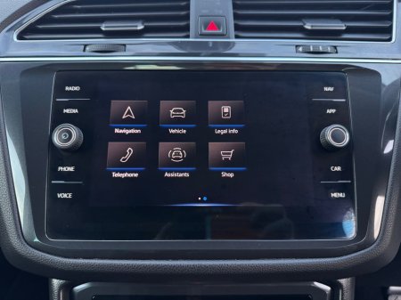 2021 Volkswagen Tiguan LIFE 2.0 TDI MANUAL 6SPEED FWD 122BHP 5 5DR €26,800 thumbnail