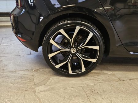 2016 Volkswagen Golf 1.6 TDI 5DR 110HP BlueMotion thumbnail