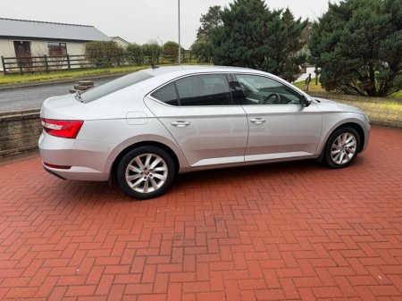 2022 Skoda Superb - thumbnail 11