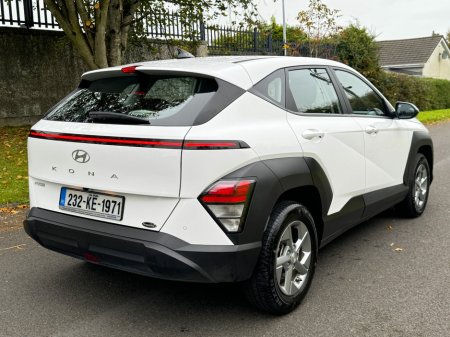 2023 Hyundai Kona 1.0 T-GDI Signature €28,950
