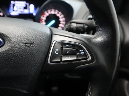 2017 Ford Kuga 1.5 TDCI 120PS FW FWD 4DR ST-LINE €15,800 thumbnail