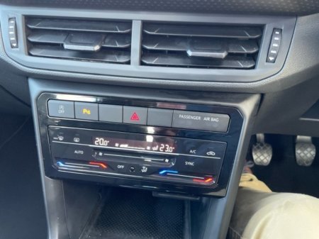 2022 Volkswagen T-Cross T-CROSS - Life Edition - 1.0 Petrol Manual - 1 Previous Owner // €21,899 thumbnail