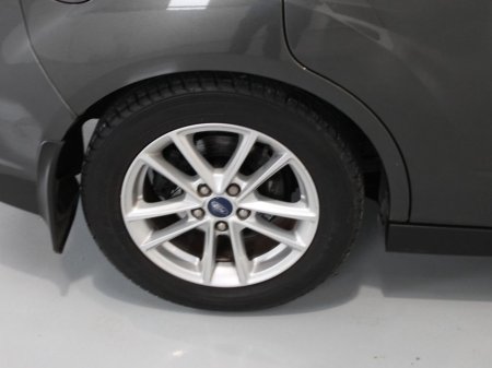 2017 Ford C-Max Zetec 1.5 TDCI 95PS M6 4DR €11,999 thumbnail