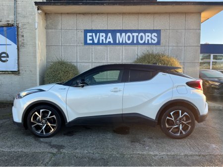 2019 Toyota C-HR SOL HYBRID AUTOMATIC 1.8 PETROL //HIGH SPEC//FULL LEATHER HEATED SEATS//KEYLESS ENTRY//REVERSE CAMERA// €20,950 thumbnail