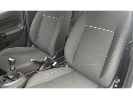 2015 Ford Fiesta - thumbnail 12