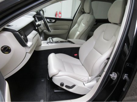 2023 Volvo XC60 - thumbnail 11