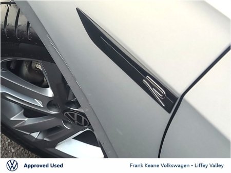 2024 Volkswagen Golf R-LINE 2.0 TDI 150HP *REAR VIEW CAMERA* *VALENCIA ALLOYS* CARPLAY & ANDROID AUTO* *PCP FINANCE AVAILABLE* €38,995 thumbnail