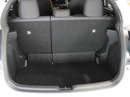 2020 Toyota Yaris 6aa-mxph10 €15,999 thumbnail