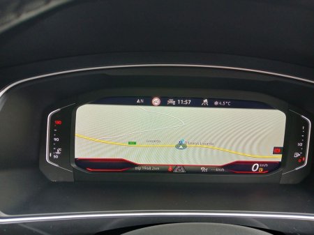 2023 Volkswagen Tiguan 2.0 TDI 150HP R-Line, Silver Met, FSH, 1 owner, 72km. €41,500 thumbnail