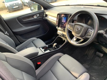 2025 Volvo EX40 - thumbnail 20