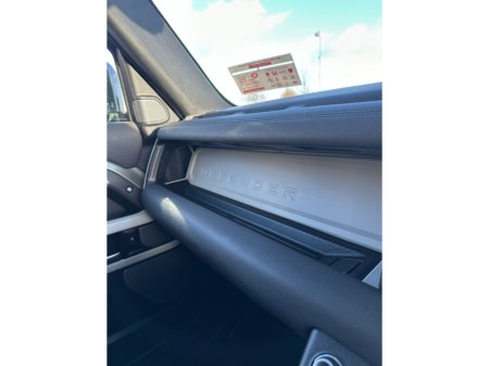 2022 Land Rover Defender - thumbnail 31