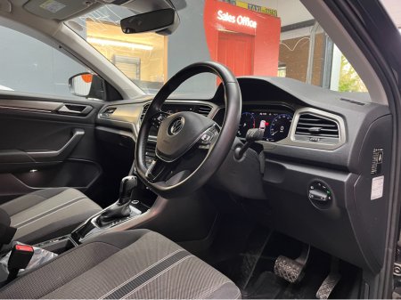 2021 Volkswagen T-Roc €24950! 2021 VOLKSWAGEN T-ROC 2.0 TDI STYLE DESIGN PACKAGE 2.0 AUTOMATIC / CRUISE CONTROL / REVERSE CAMERA / PADDLE SHIFTERS €24,950 thumbnail