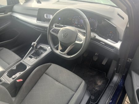 2023 Volkswagen Golf 2.0 TDI 115HP Life €24,995 thumbnail