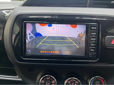 2018 Toyota Vitz - thumbnail 15