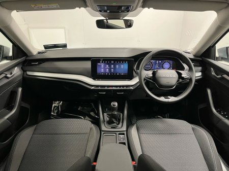 2025 Skoda Octavia Selection 2.0TDI 115BHP - Reversing Camera - Climate Control - Cruise Control - Apple CarPlay/Android Auto - Auto Lights/Wipers €33,950