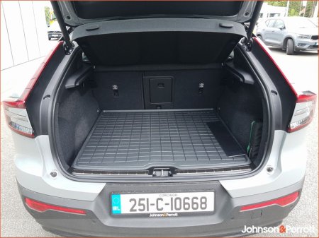 2025 Volvo EC40 82 kwh 252bhp Extended Range Plus (Adaptive Cruise / Glass Roof / BLIS) €46,900 thumbnail