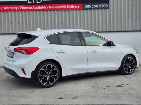 2019 Ford Focus - thumbnail 10