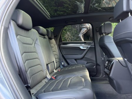 2025 Volkswagen Touareg - thumbnail 16