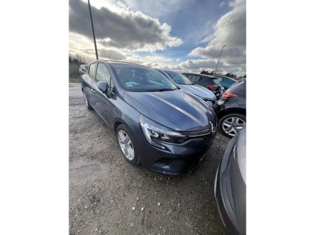 2022 Renault Clio Dynamique TCe 90 €12,995 thumbnail