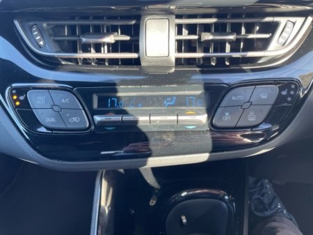 2019 Toyota C-HR - thumbnail 14