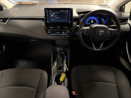 2023 Toyota Corolla HYBRID LUNA AUTO SALOON // TOYOTA SAFETY SENSE // REAR CAMERA // BLUETOOTH // AIR CON // TOYOTA WARRANTY €27,945 thumbnail