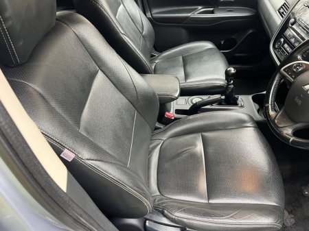 2015 Mitsubishi Outlander 2.2 DI-D 150PS 6MT 4WD 7-Seater Intense €11,950 thumbnail