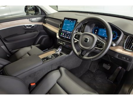 2025 Volvo XC90 - thumbnail 8