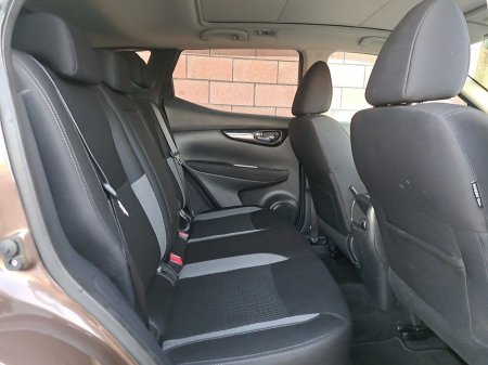 2018 Nissan Qashqai SV Premium with Moonroof 1.5 Diesel. €15,650 thumbnail