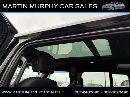 2023 Land Rover Defender 110 3.0 D250 X-DYNAMIC 7 SEATS €89,950 thumbnail