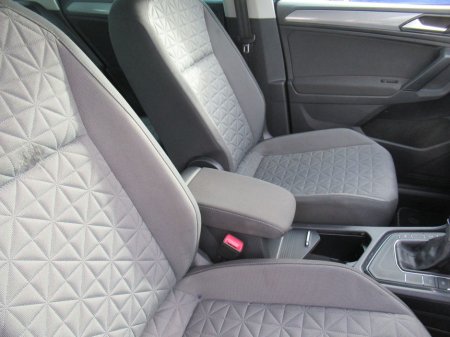 2022 Volkswagen Tiguan - thumbnail 13