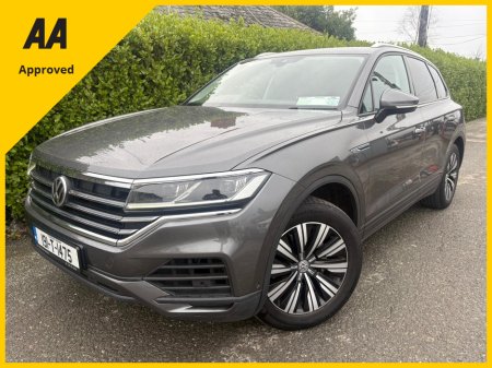 2019 Volkswagen Touareg - thumbnail 2