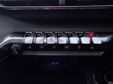 2020 Peugeot 5008 GT LINE 1.2 130 Pan Roof €19,800 thumbnail