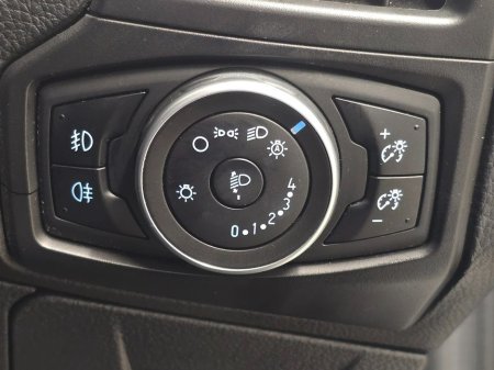 2016 Ford Focus - thumbnail 19