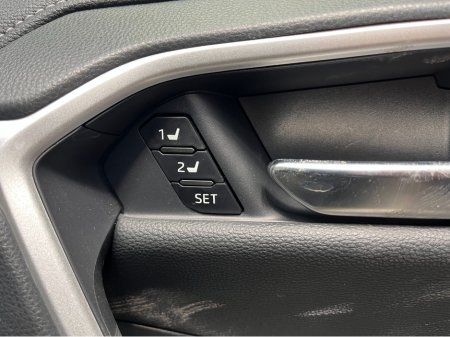 2025 Toyota Rav4 - thumbnail 13