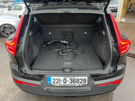 2022 Volvo XC40 R-DESIGN T4 1.5 HYBRID // SERVICE HISTORY // DIAMOND CUT ALLOYS // PARKING SENSORS €27,900 thumbnail