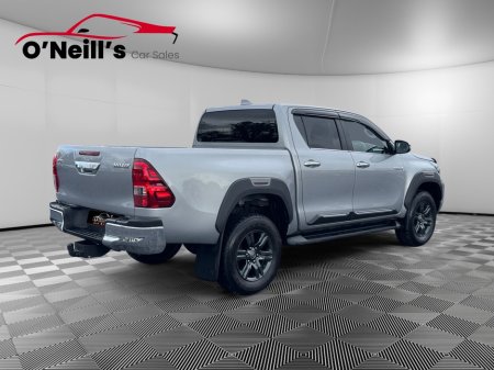 2025 Toyota Hilux - thumbnail 3