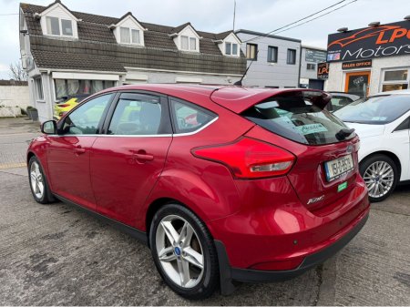 2015 Ford Focus - thumbnail 8