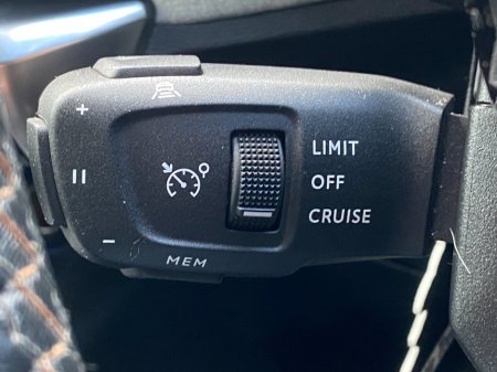 2023 Peugeot 3008 1.5 BlueHDi 130bhp Auto 6.4 GT €34,900 thumbnail