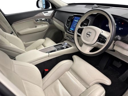 2023 Volvo XC90 - thumbnail 6
