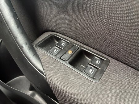 2015 Volkswagen Polo - thumbnail 14