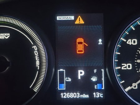 2017 Mitsubishi Outlander - thumbnail 13