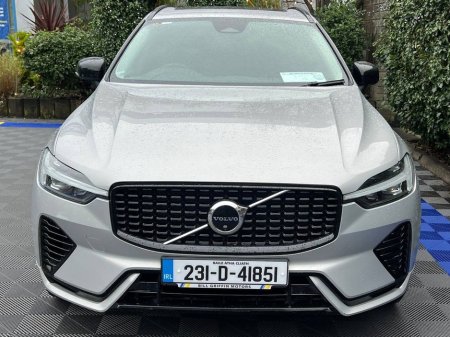 2023 Volvo XC60 T6 PLUS DARK AWD 2.0 HYBRID // OPENING PAN ROOF // HEATED LEATHER SEATS // APPLE CARPLAY/ANDROID AUTO €39,900 thumbnail