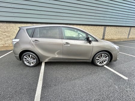 2017 Toyota Verso 1.6 D SOL SKYVIEW 7 SEATER ** PANORAMIC GLASS ROOF ** REVERSE CAMERA ** HALF LEATHER ** SUPERB EXAMPLE ** €10,995