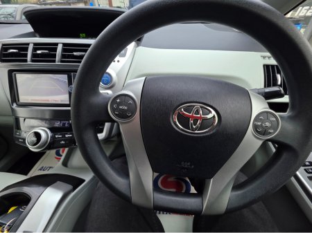 2013 Toyota Prius Alpha (7 Seater) - SELF CHARGING HYBRID -ALLOYS - REVERSE CAMERA - SIMI DEALER - LOW ROAD TAX BAND €13,450 thumbnail